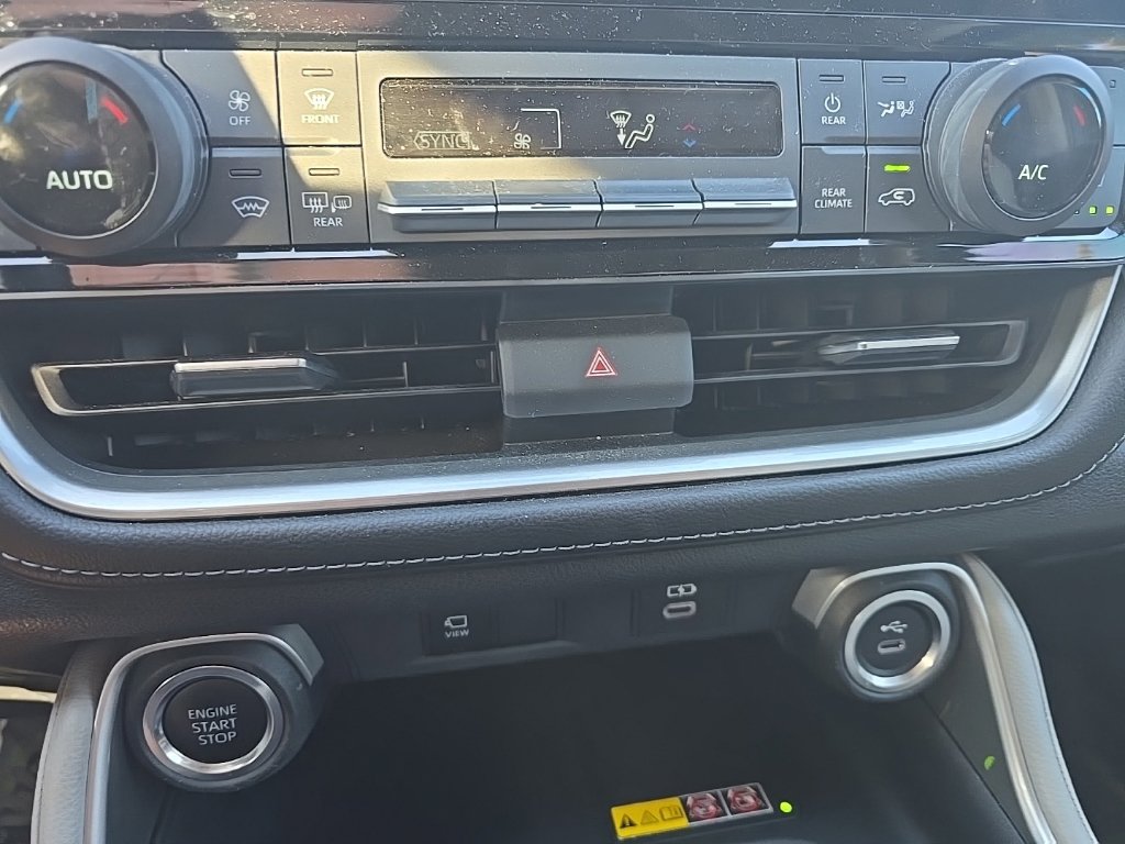 Used 2025 Toyota Grand Highlander AWD image 18
