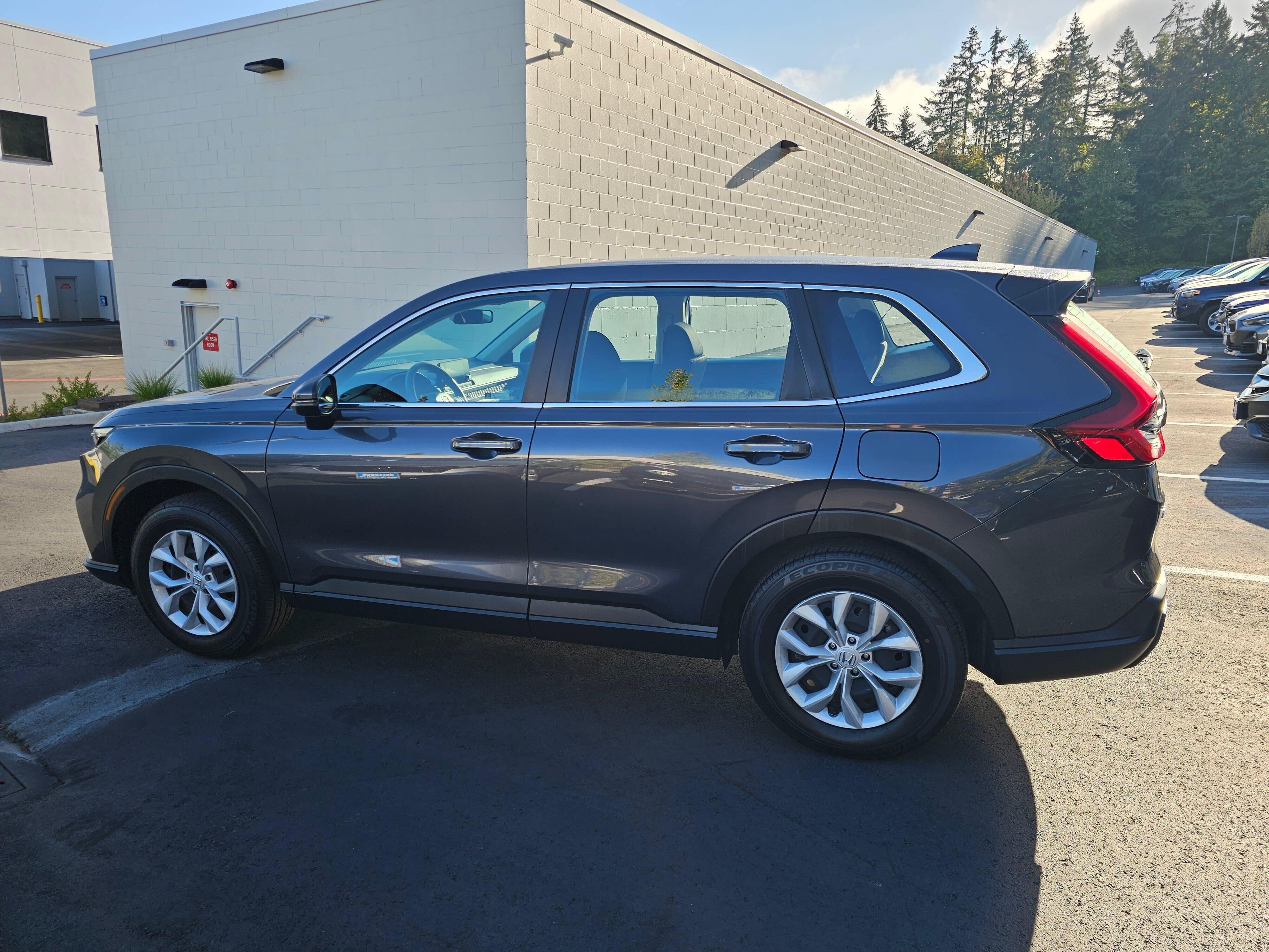 Used 2024 Honda CR-V LX image 4