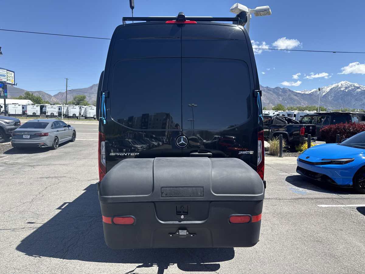 Used 2022 Mercedes-Benz Sprinter 2500 image 7