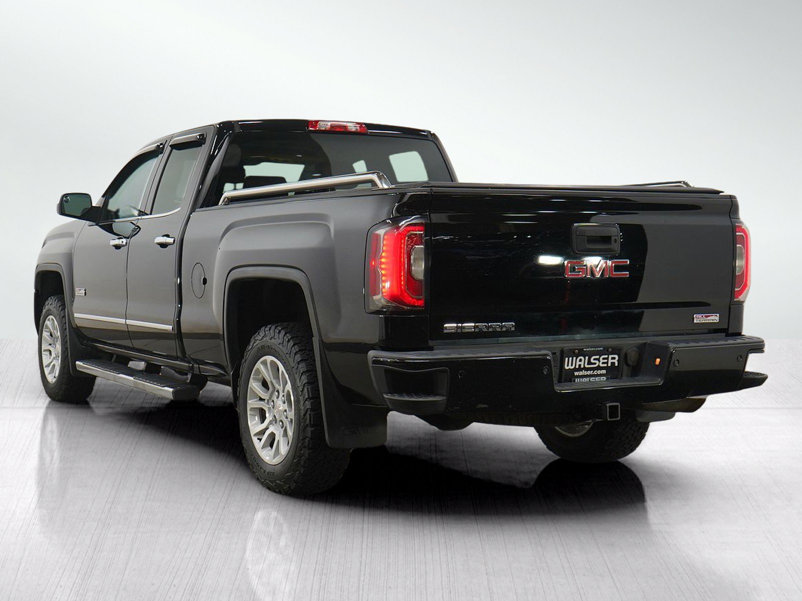 Used 2016 GMC Sierra 1500 SLE w/ All-Terrain Package AWD/4WD image 3