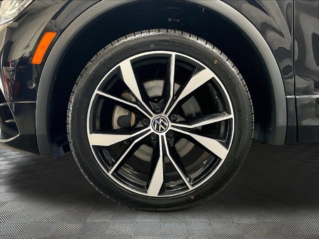 Used 2024 Volkswagen Tiguan SEL R-Line AWD/4WD image 7