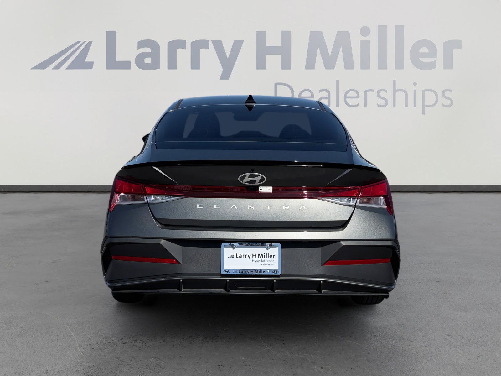 Certified 2025 Hyundai Elantra Sport FWD image 4