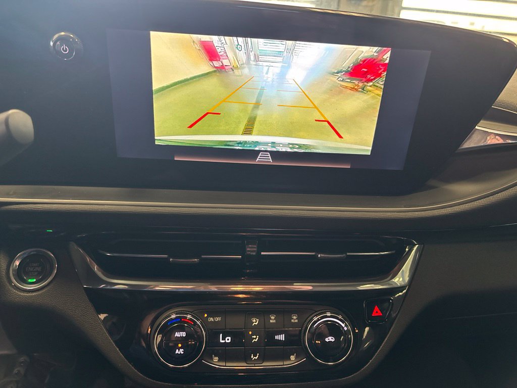 Used 2025 Buick Envista Sport Touring w/ Convenience I Package FWD image 5