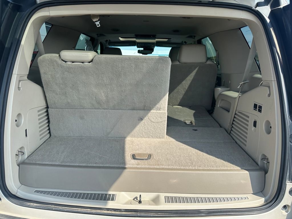 Used 2015 Cadillac Escalade Luxury image 24