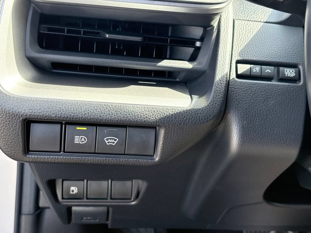 Used 2024 Toyota Prius LE FWD image 23