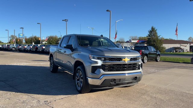 Used 2024 Chevrolet Silverado 1500 LT AWD/4WD image 3