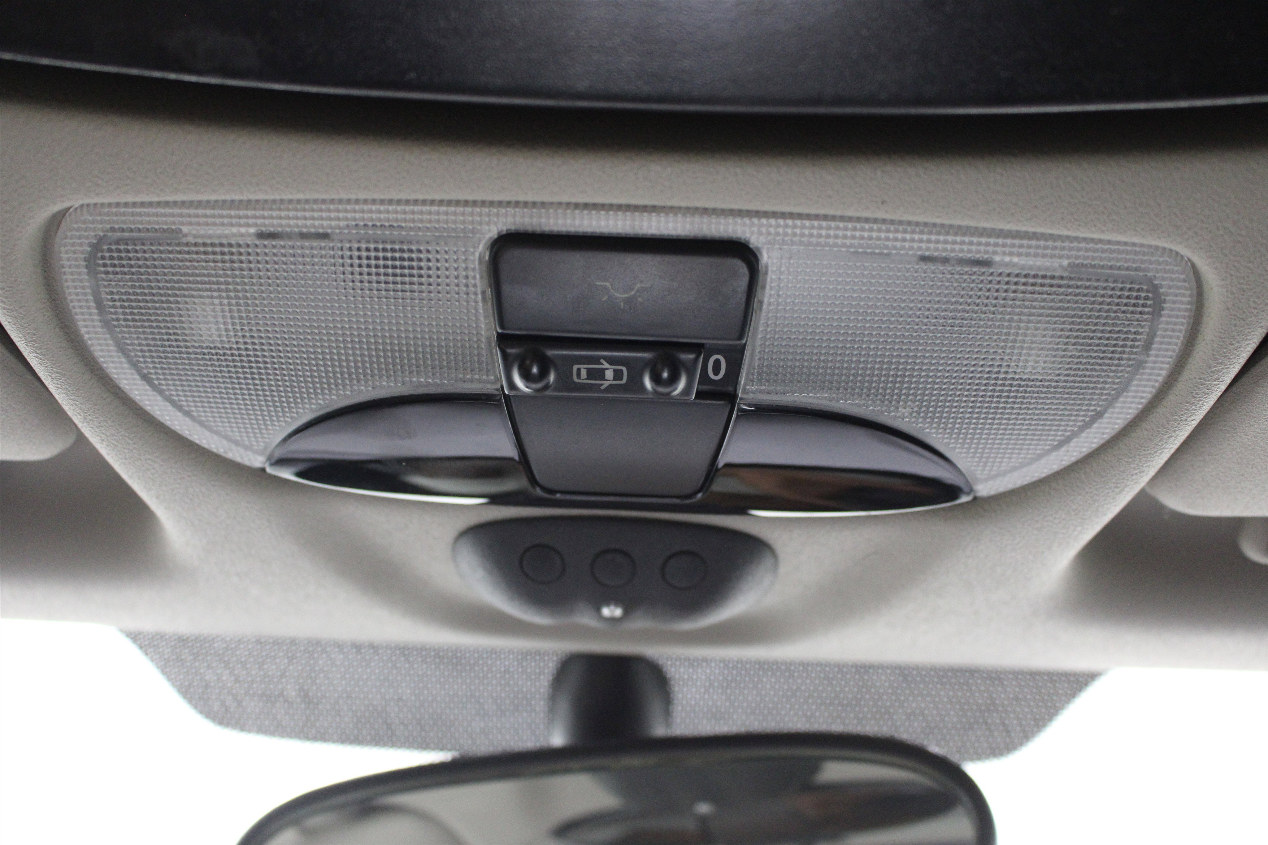 Used 2005 Chrysler Crossfire SRT-6 image 14