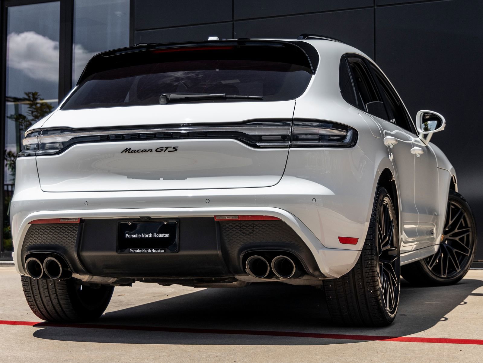 Used 2022 Porsche Macan GTS AWD/4WD image 11