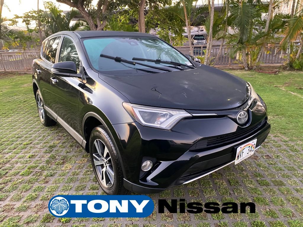 Used 2018 Toyota RAV4 XLE image 1