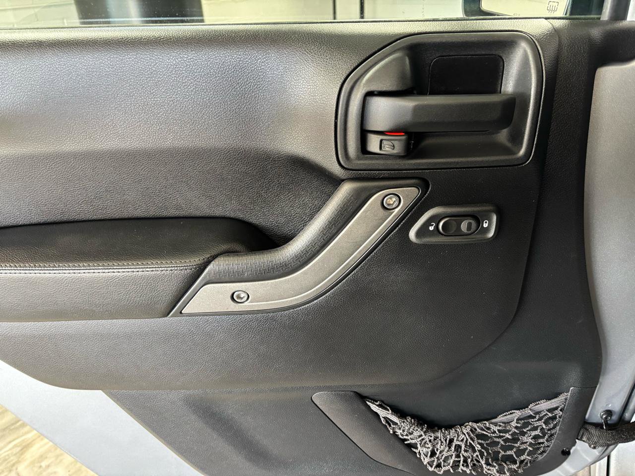 Used 2016 Jeep Wrangler Sport image 16