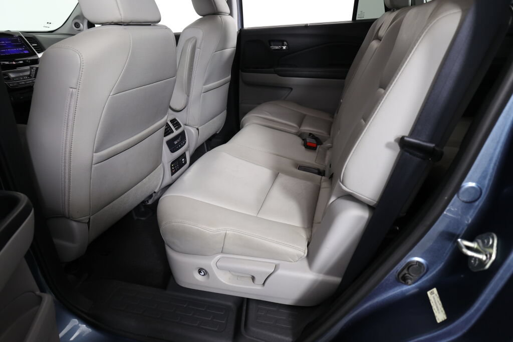 Used 2016 Honda Pilot Touring image 19