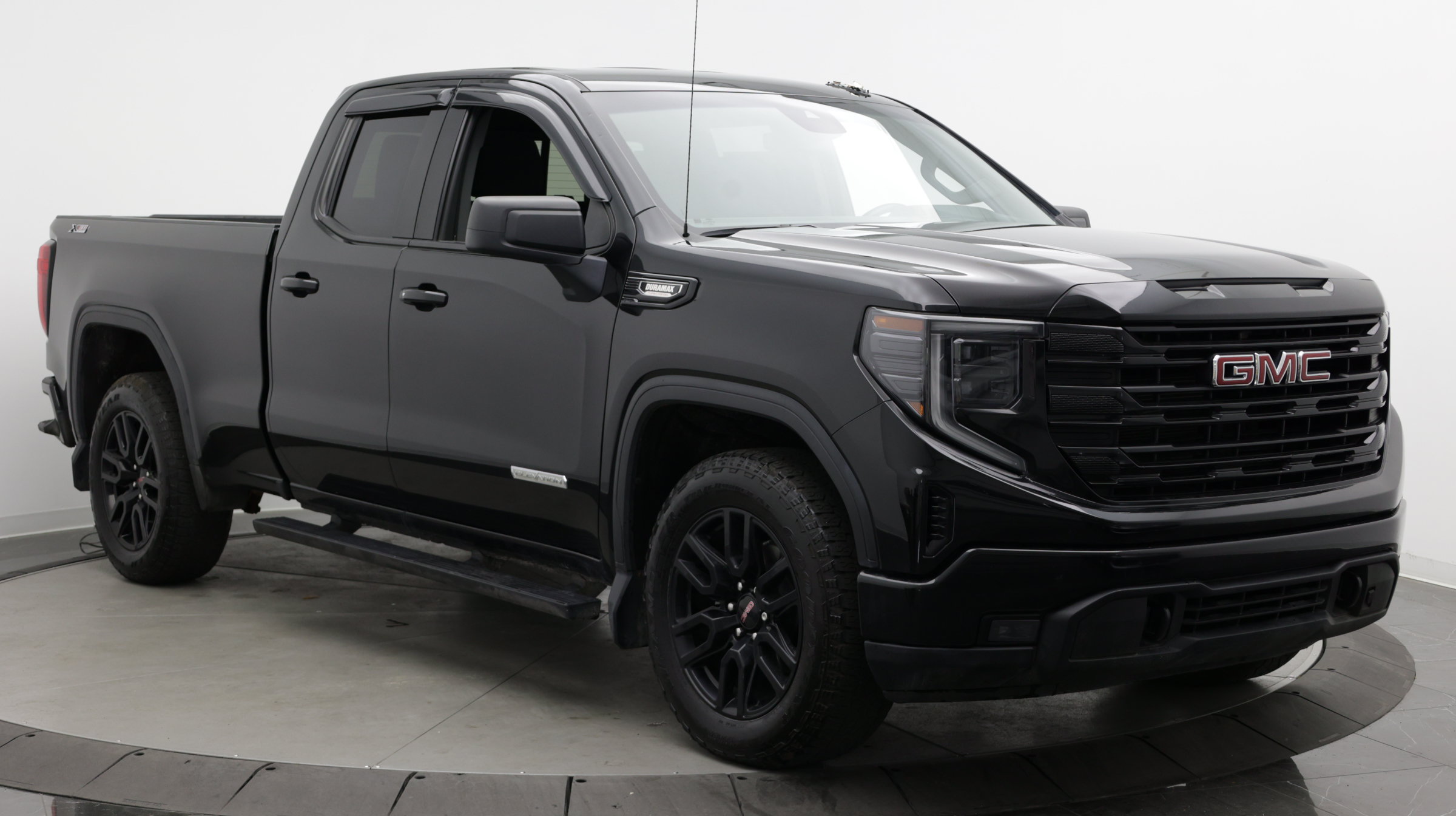 Used 2022 GMC Sierra 1500 Elevation w/ Preferred Package AWD/4WD image 3