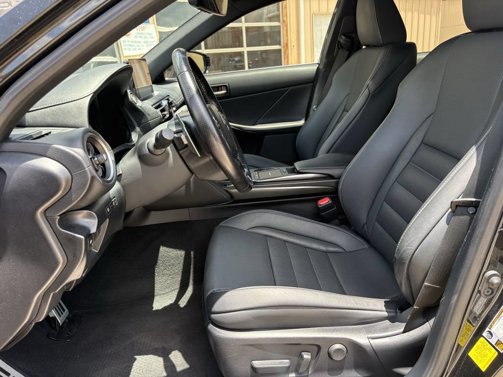Used 2022 Lexus IS 350 F Sport RWD image 12