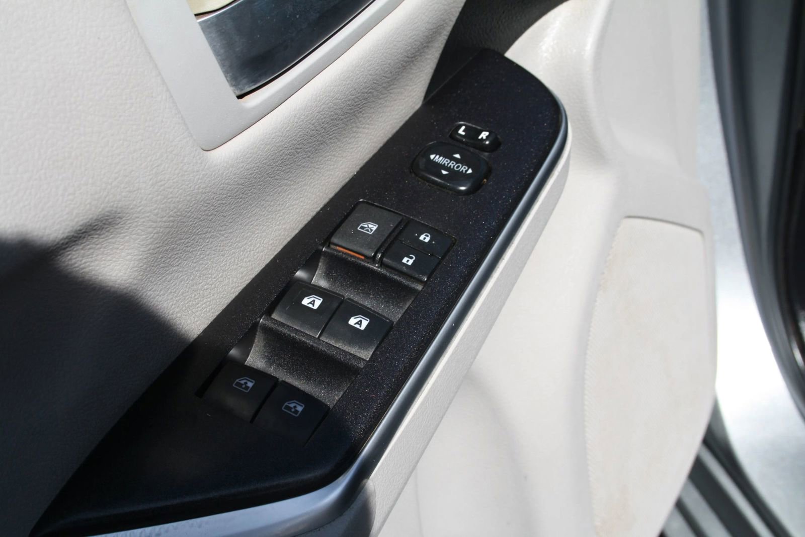 Used 2015 Toyota Camry SE FWD image 20