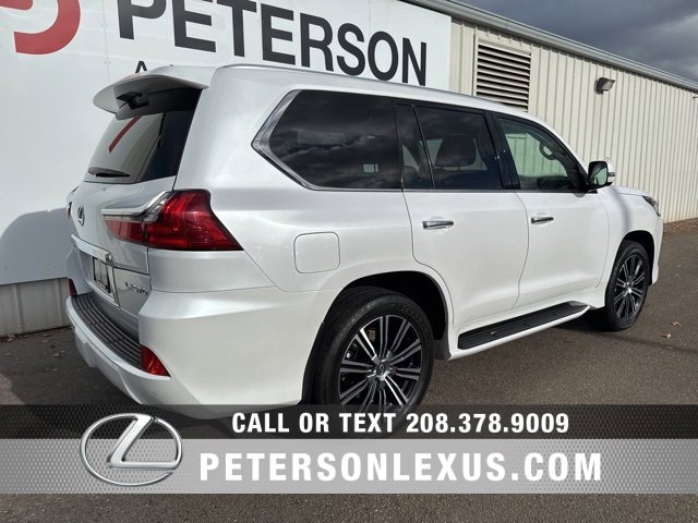 Used 2021 Lexus LX 570 4WD w/ 3rd Row & Luxury Pkg image 3