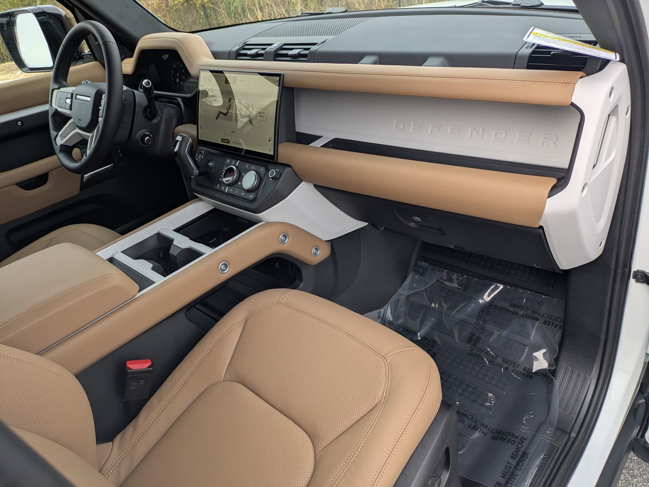 New 2026 Land Rover Defender 110 X-Dynamic SE image 29