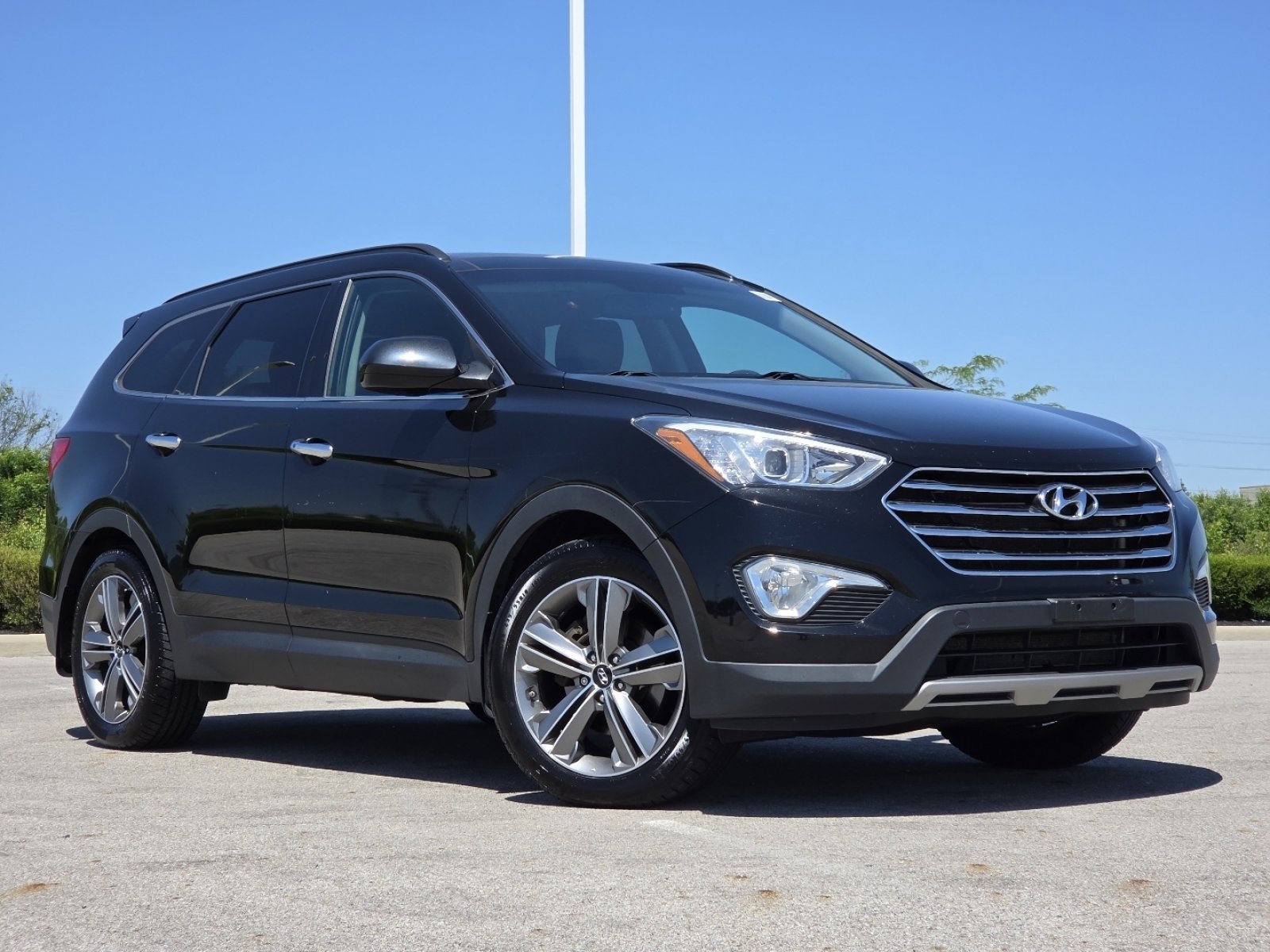Used 2014 Hyundai Santa Fe Limited w/ Ultimate Package 07 AWD/4WD image 2