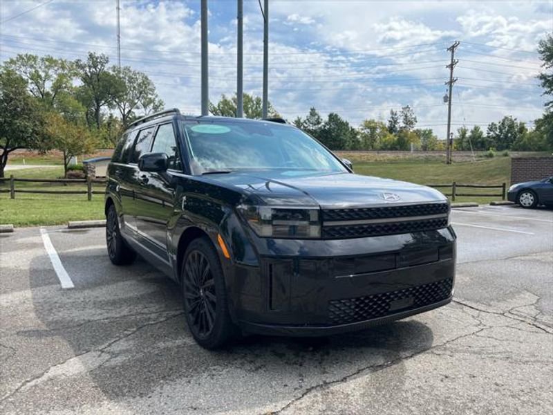 Used 2025 Hyundai Santa Fe Calligraphy image 3