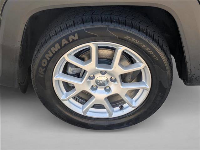 Used 2020 Jeep Renegade Latitude w/ Popular Equipment Group FWD image 20