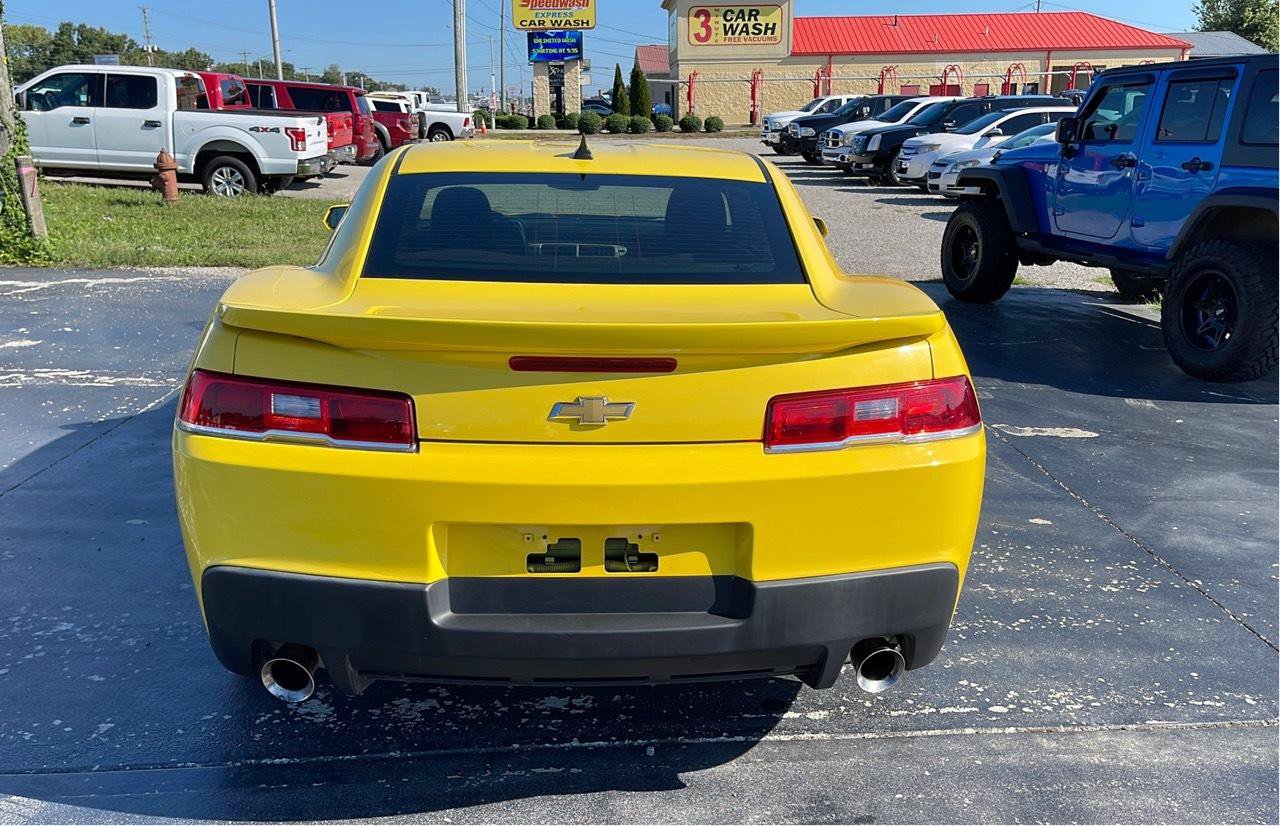 Used 2015 Chevrolet Camaro LT w/ 1LT Preferred Package RWD image 4