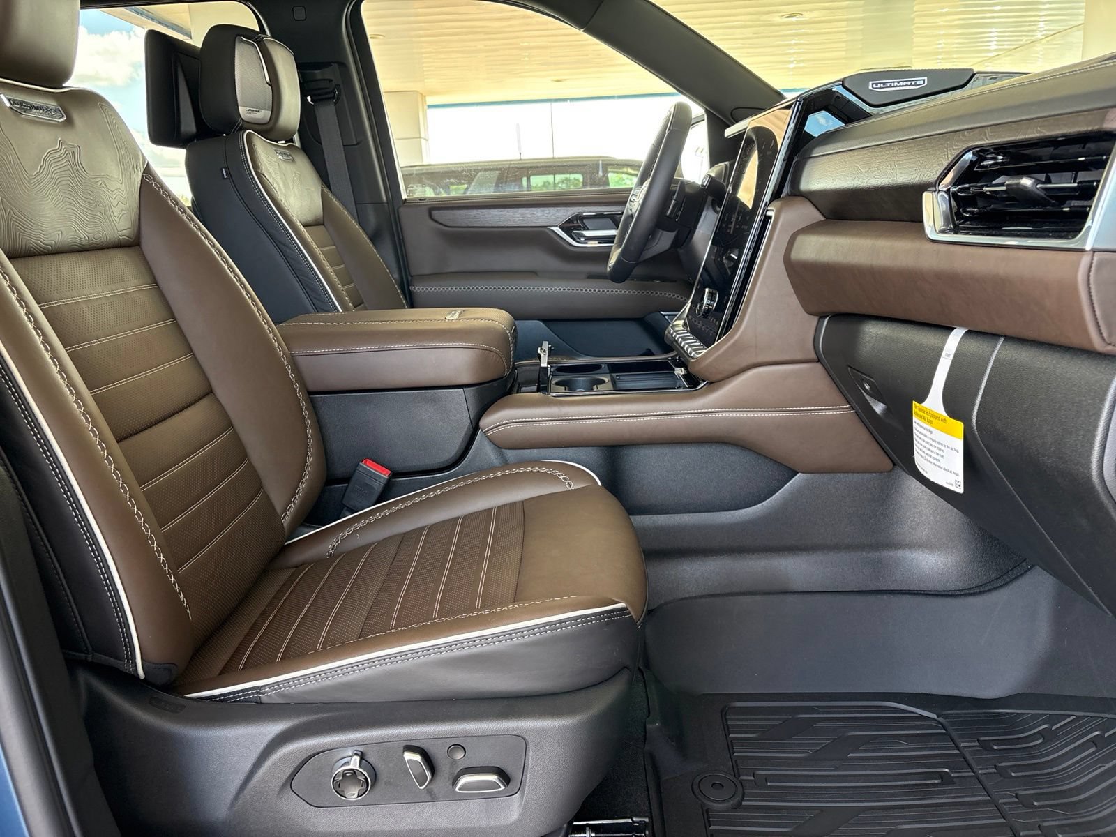 New 2026 GMC Yukon XL Denali Ultimate w/ LPO, Floor Liner Package AWD/4WD image 28