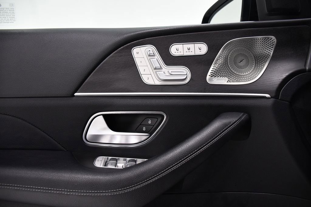 Used 2023 Mercedes-Benz GLS 580 4MATIC image 17