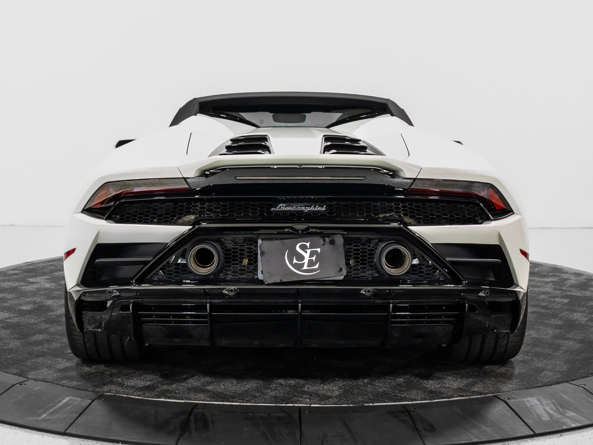 Used 2024 Lamborghini Huracan EVO AWD/4WD image 19