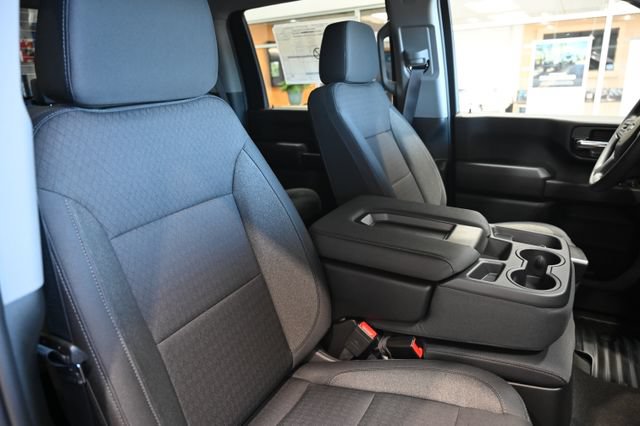 New 2026 Chevrolet Silverado 2500 Custom w/ Custom Value Package AWD/4WD image 9