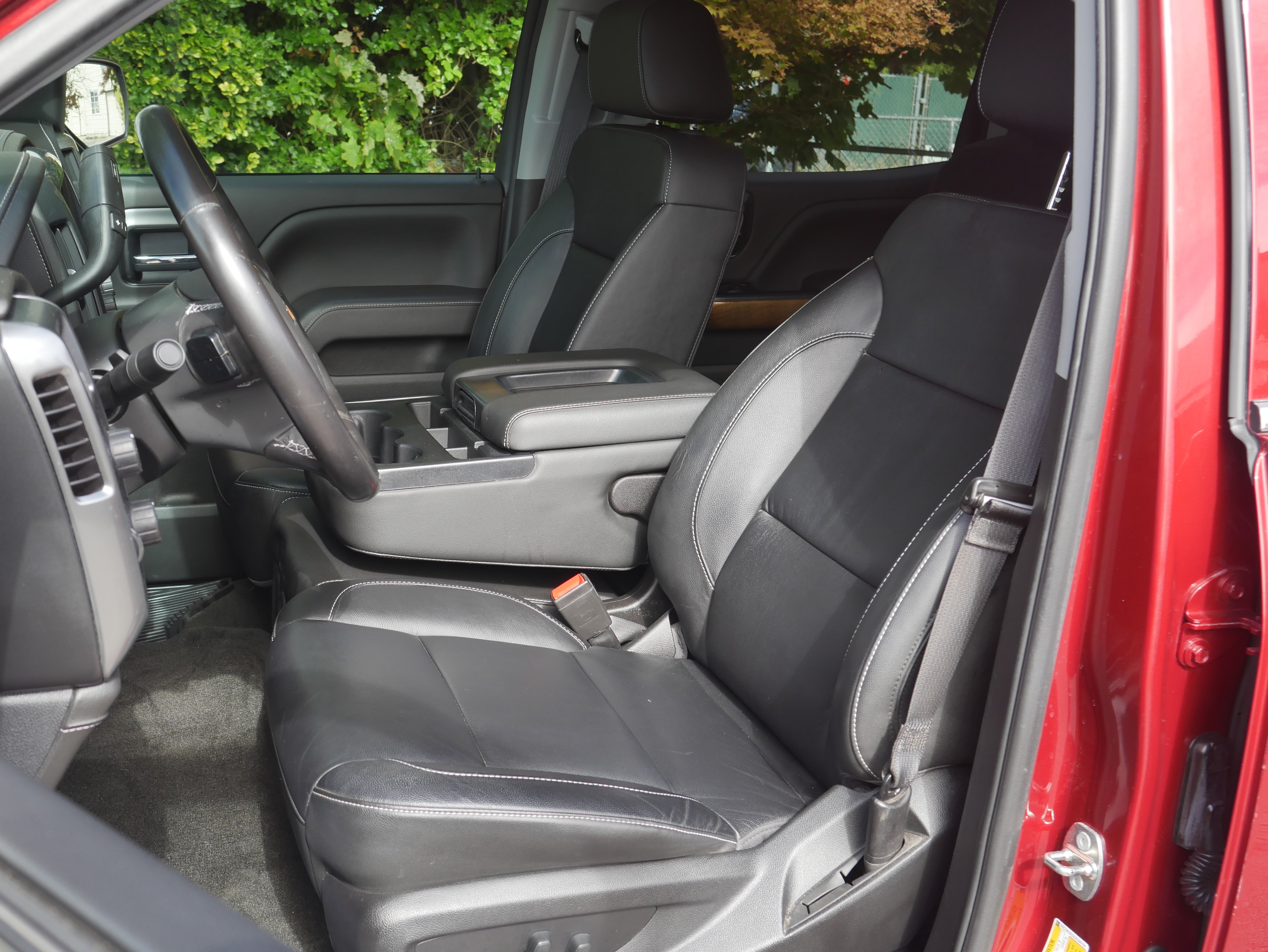 Used 2018 Chevrolet Silverado 1500 LTZ AWD/4WD image 24