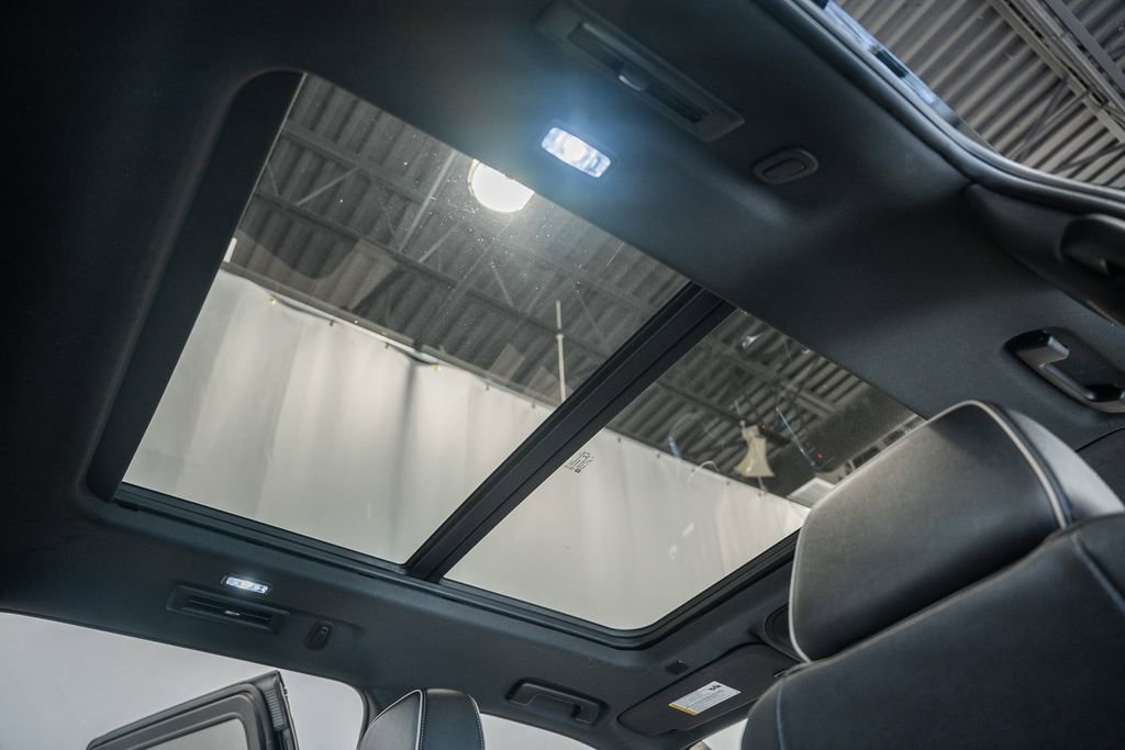 Used 2023 GMC Yukon SLT image 39