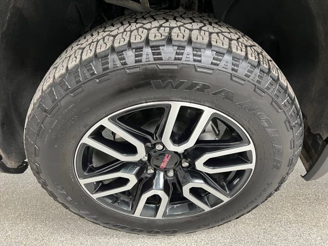 Used 2025 GMC Sierra 1500 AT4 w/ AT4 Premium Package image 13