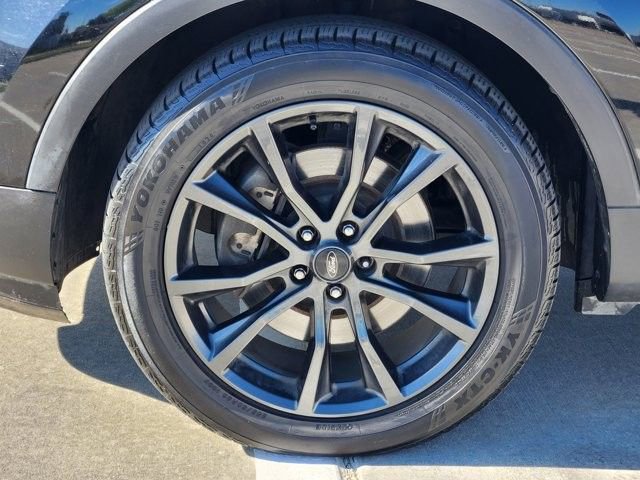 Used 2017 Ford Explorer XLT w/ Equipment Group 202A image 9