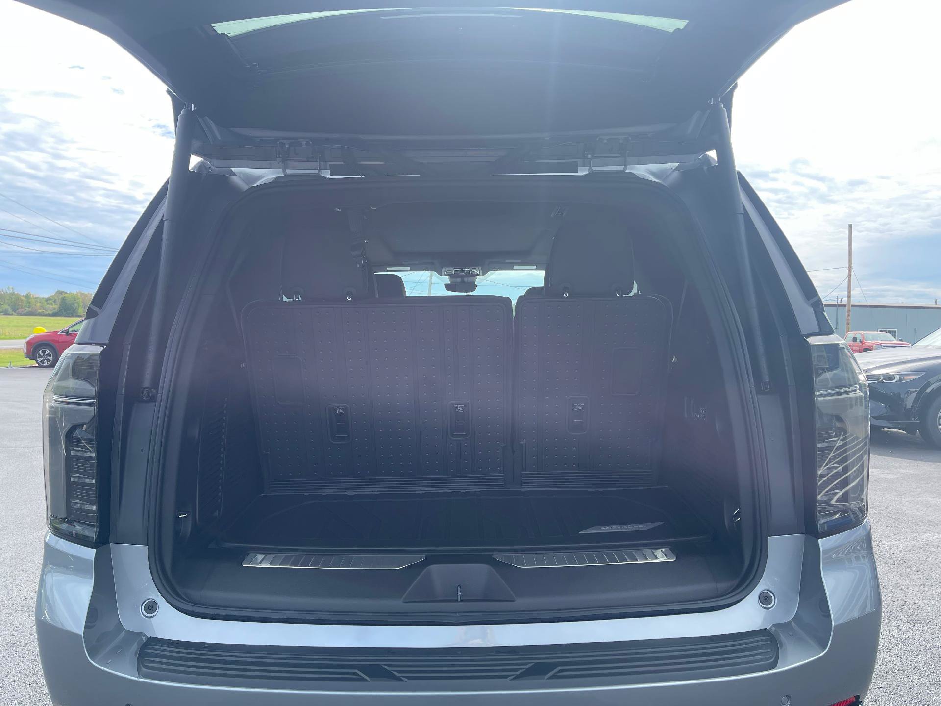 New 2026 Chevrolet Tahoe Z71 w/ Z71 Off-Road Package AWD/4WD image 8