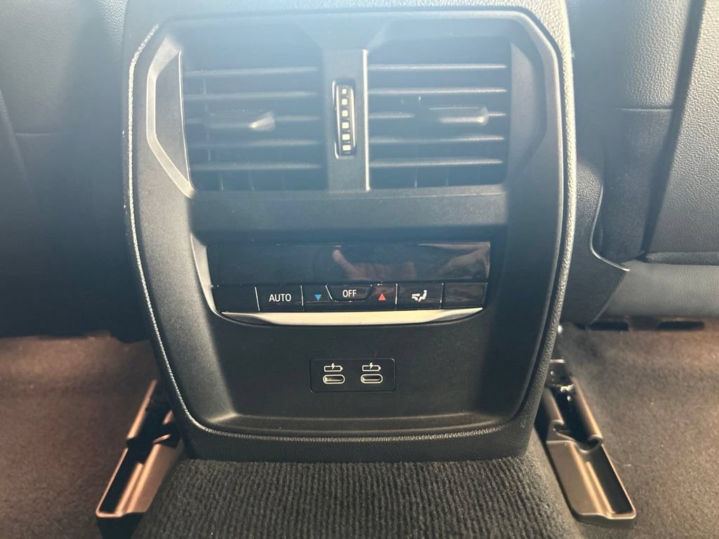 Used 2024 BMW i4 xDrive40i AWD/4WD image 32