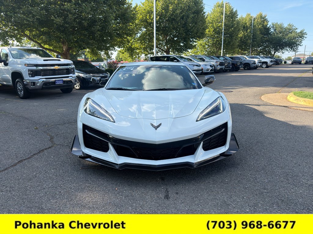 Used 2024 Chevrolet Corvette Z06 w/ Z07 Performance Package RWD video 2
