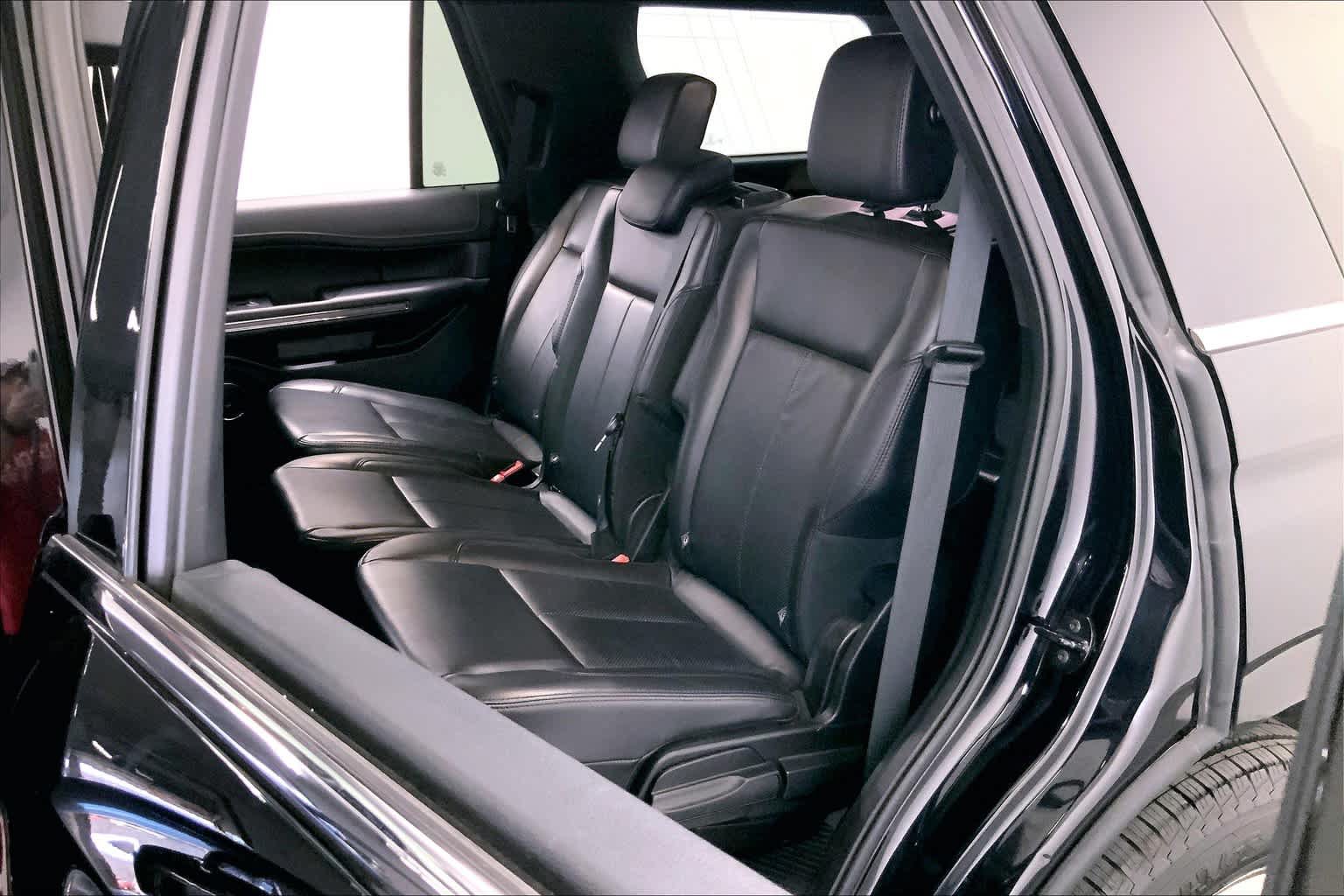 Used 2019 Ford Expedition XLT w/ Equipment Group 201A RWD image 18