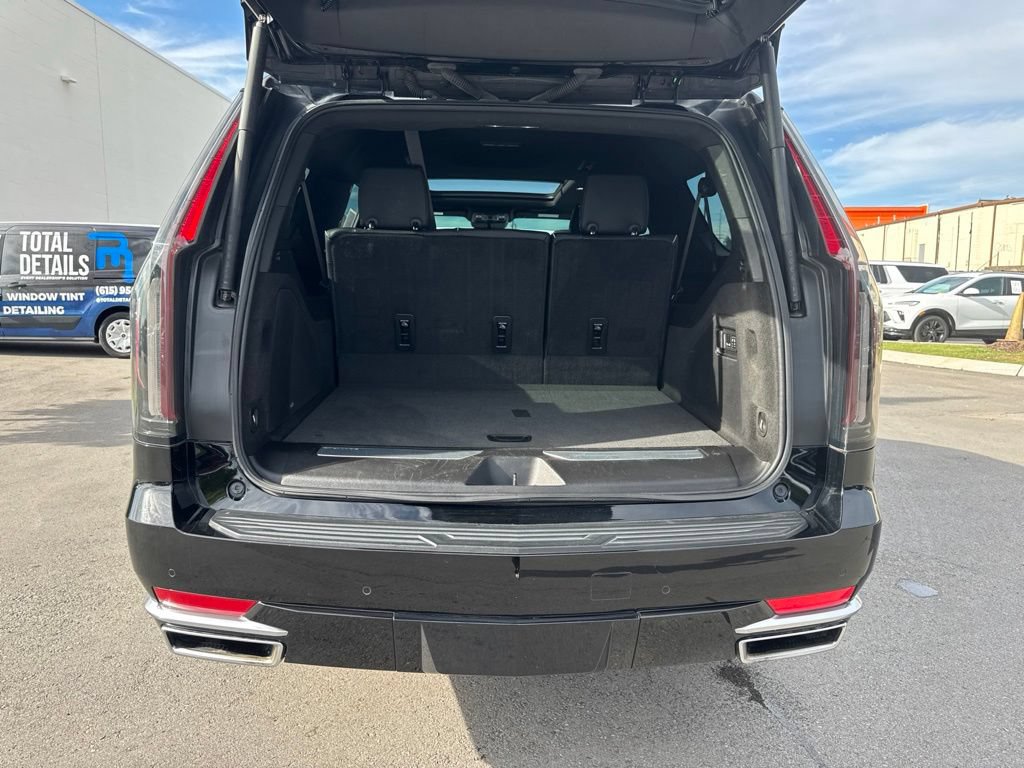 Used 2023 Cadillac Escalade ESV Premium Luxury AWD/4WD image 25