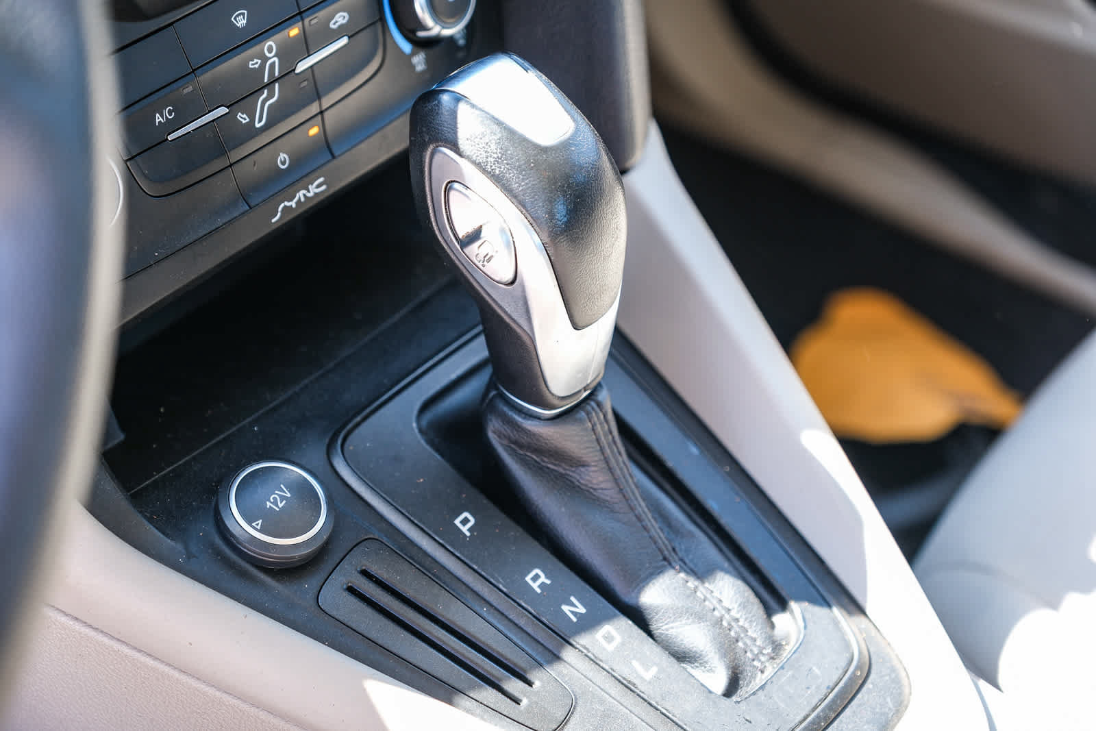 Used 2015 Ford Focus SE FWD image 21