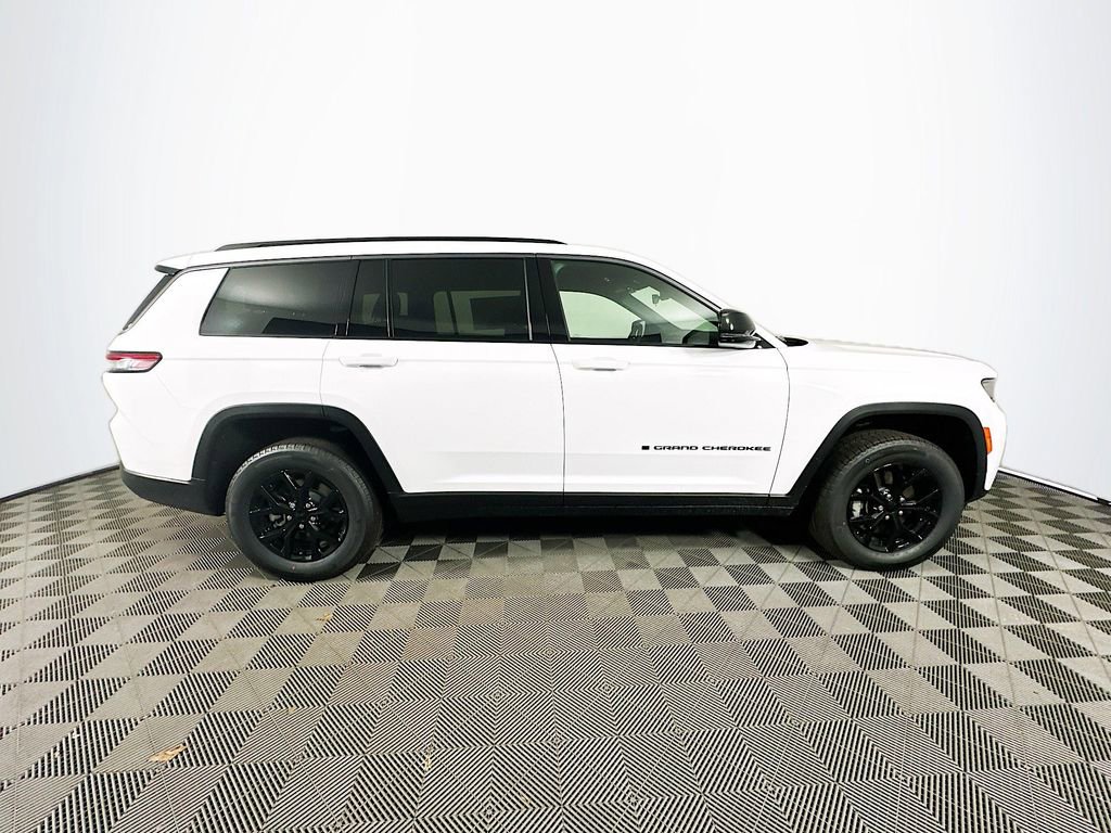 New 2026 Jeep Grand Cherokee L 4WD image 11
