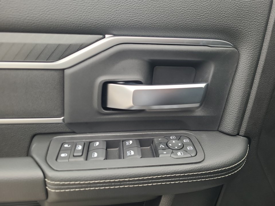 New 2026 RAM 2500 Big Horn AWD/4WD image 32