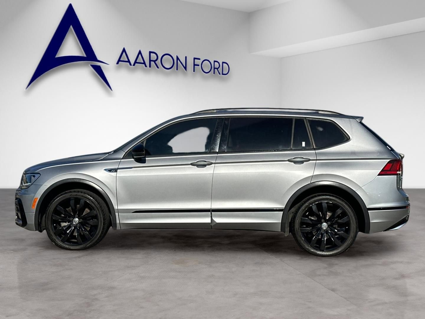 Used 2021 Volkswagen Tiguan SE R-Line image 3