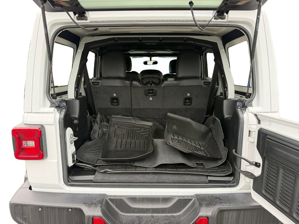 Used 2021 Jeep Wrangler Unlimited Sahara AWD/4WD image 11