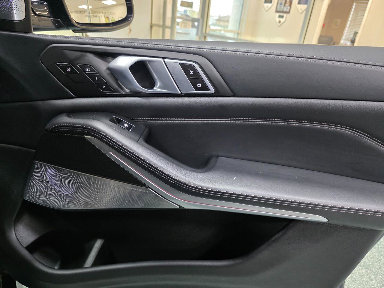 Used 2020 BMW X5 M50i w/ Executive Package image 34