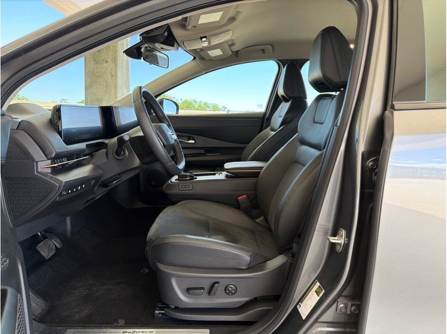 Used 2024 Nissan Ariya AWD image 10