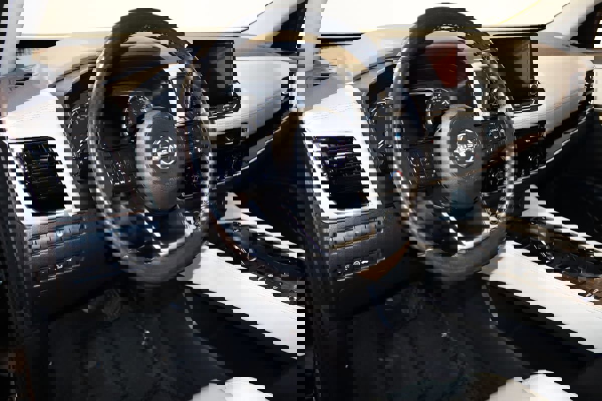 Used 2023 Nissan Rogue SL image 33