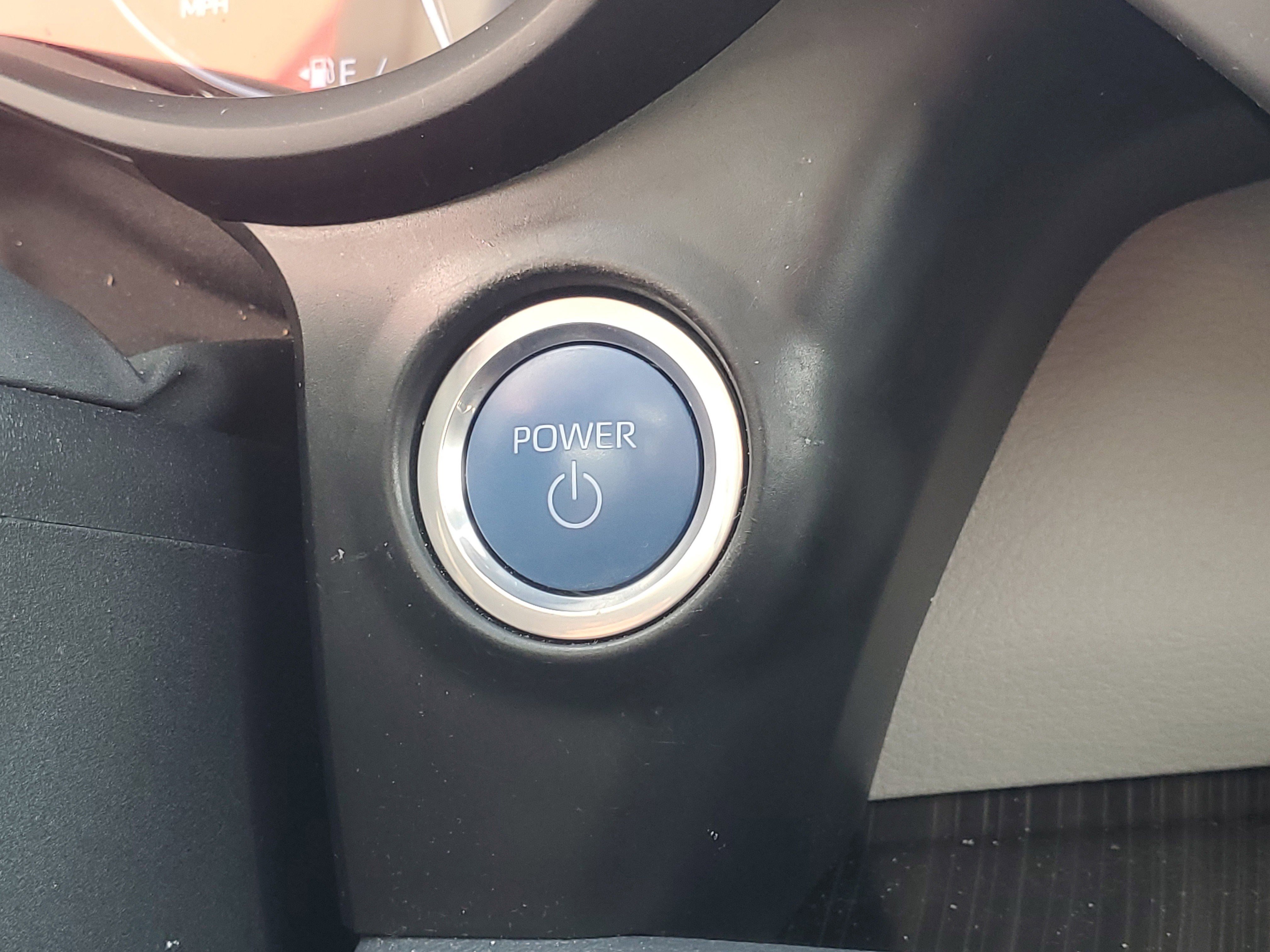 Used 2023 Toyota Sienna Limited image 27