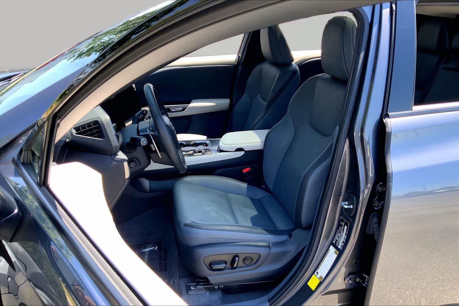 Certified 2023 Lexus RZ 450e Premium w/ Technology Package AWD/4WD image 7