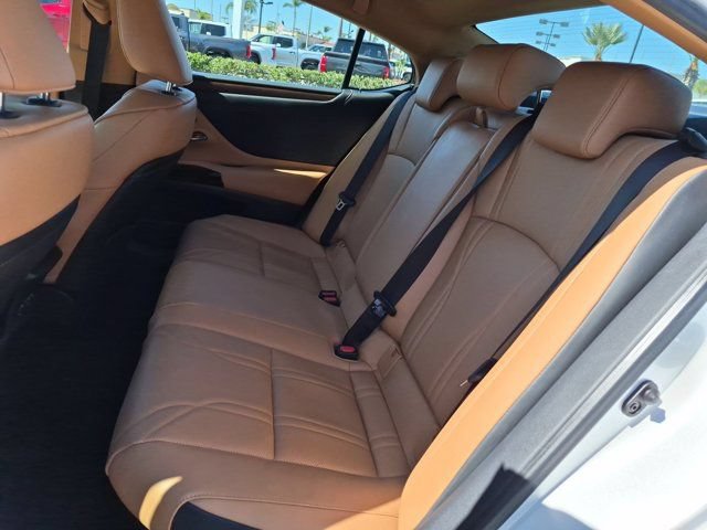 Used 2024 Lexus ES 300h w/ Accessory Package (Z1) FWD image 31