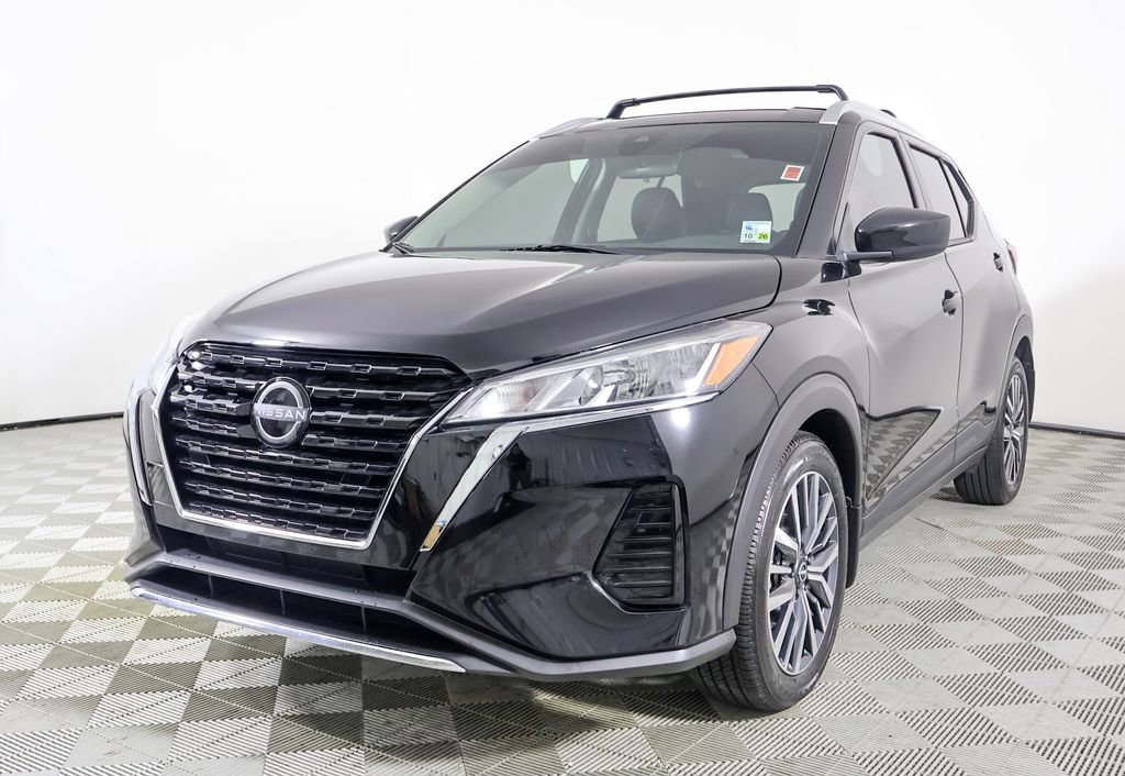 Used 2024 Nissan Kicks SV w/ Exterior Package image 3