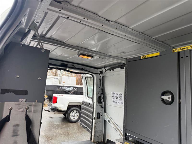 Used 2011 Chevrolet Express 2500 image 30